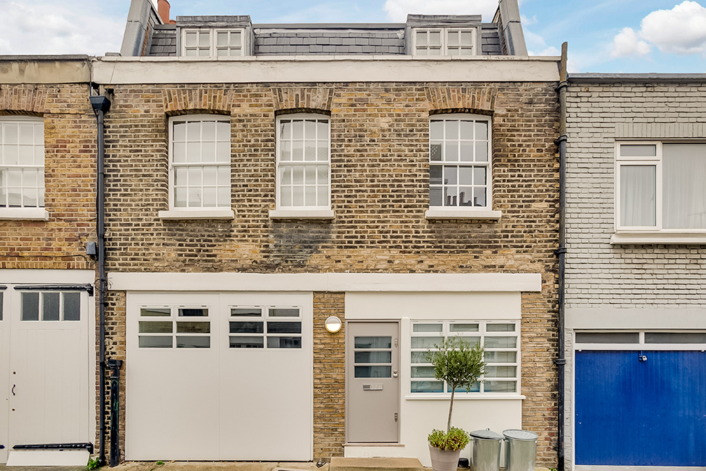 Eccleston Square Mews