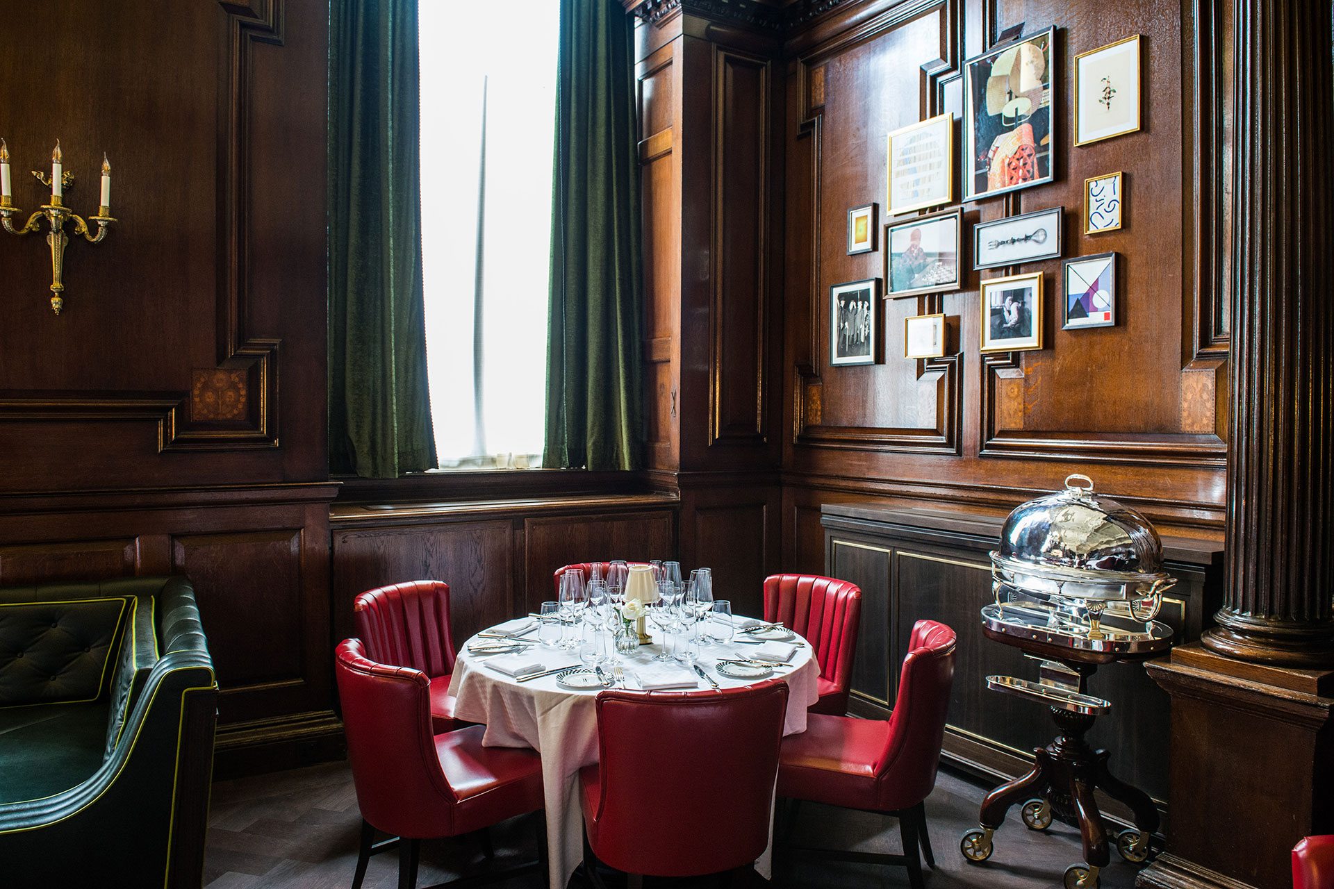 Winston Churchill Table Simpson's