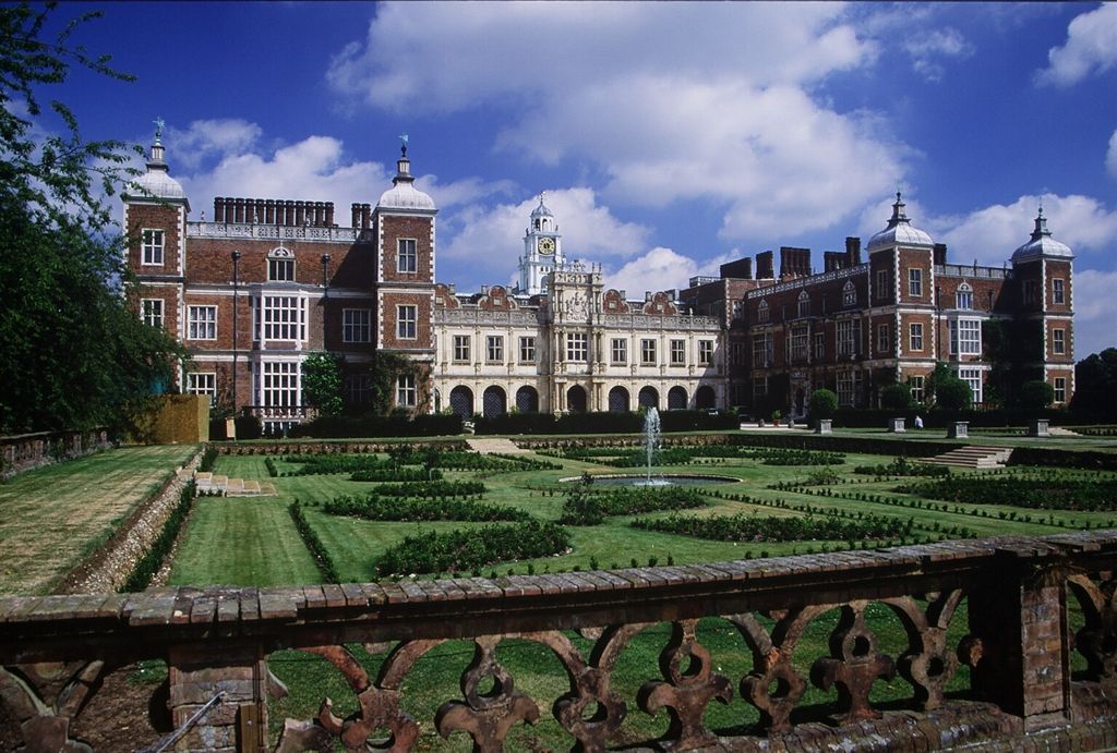 Hatfield_House