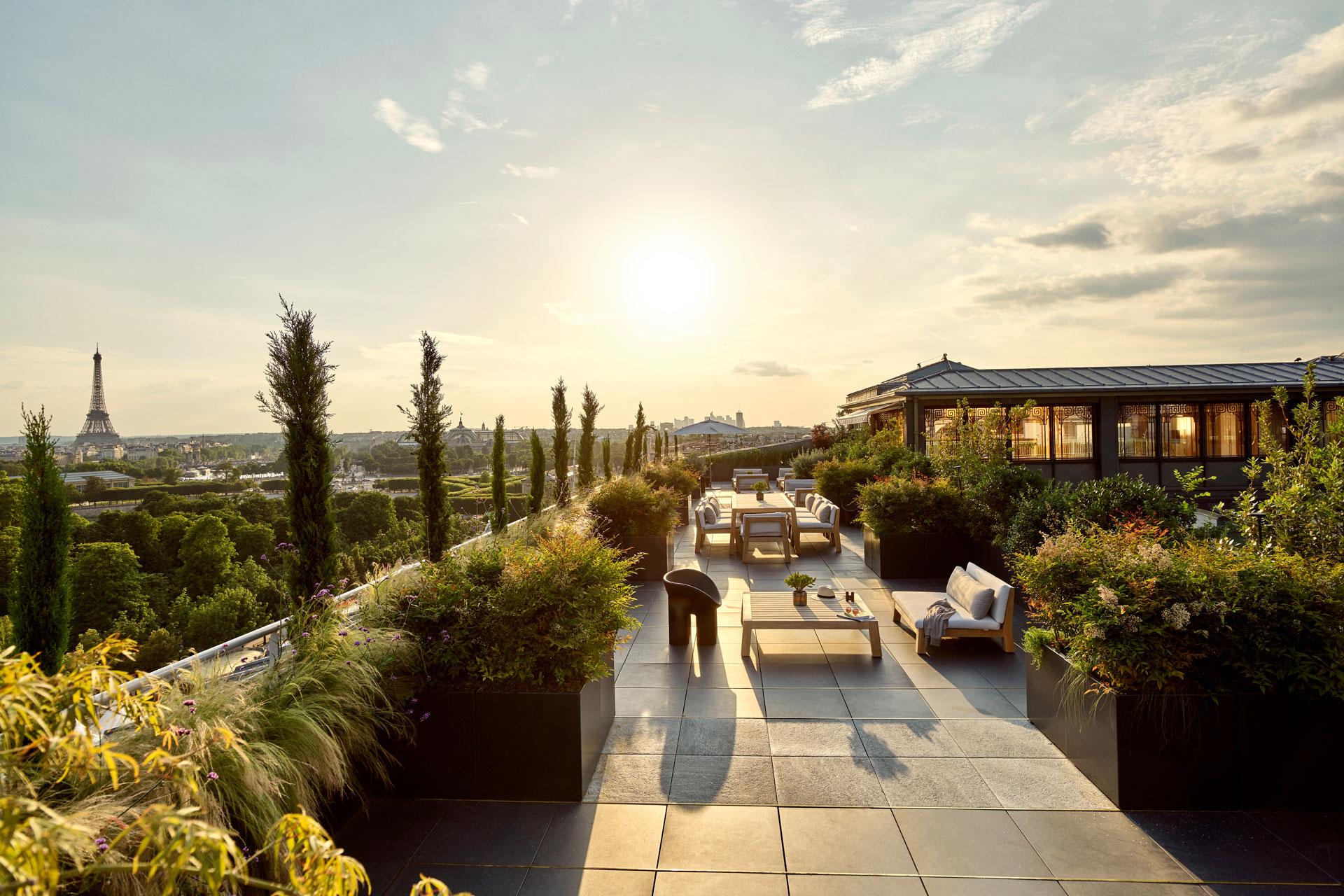 TV Travel: Is This The Most Luxurious Hotel Suite In The World?