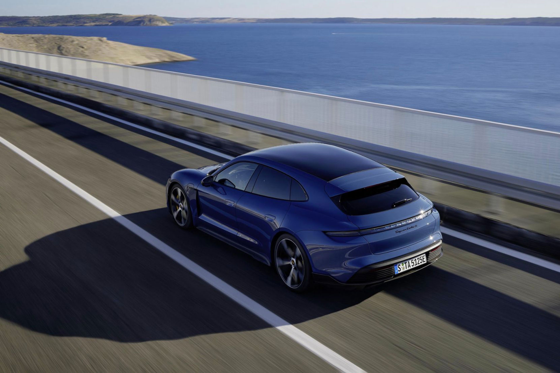 The Green Lane: Porsche Taycan Sport Turismo GTS