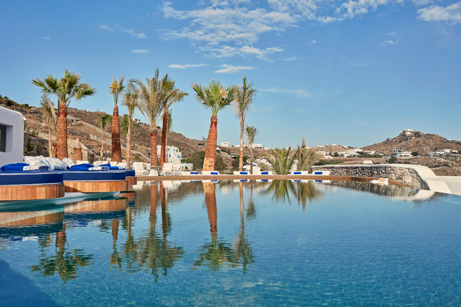 Hotel Review: Katikies Mykonos