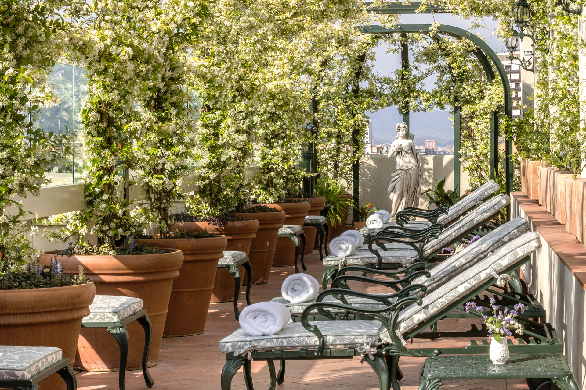 Exploring Catalonia's Capital: El Palace, Barcelona – Review
