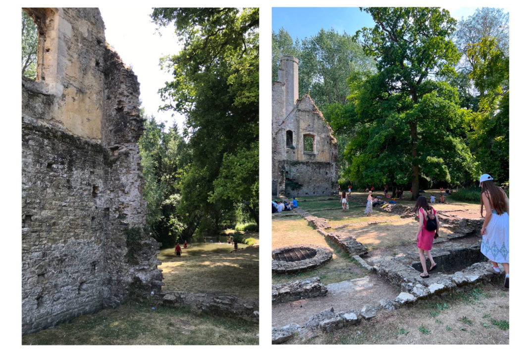 wild swimming at minstel lovell river at the Cotswolds