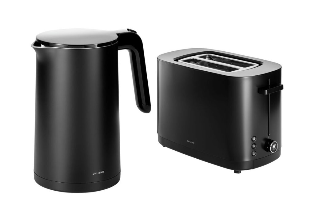 Matte black kettle and 2-slice toaster
