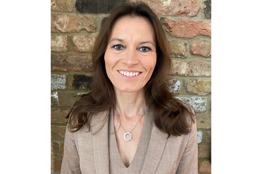 Dr Ellen Hesse