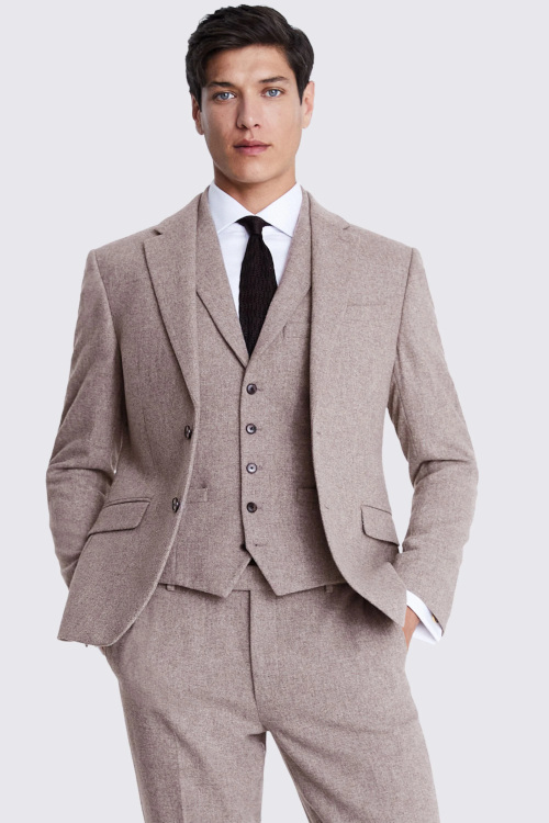 Man in suit | what to wear to cheltenham festival