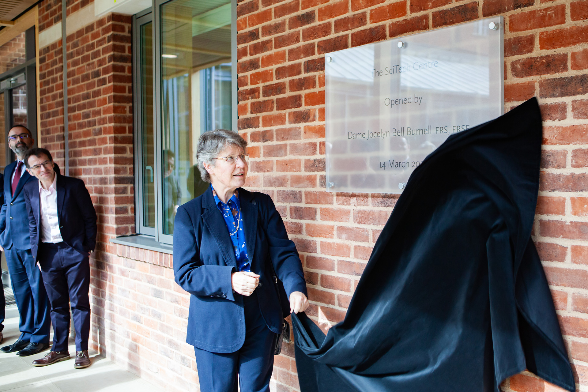 Dame Jocelyn Burnell Bell unveiling the new building