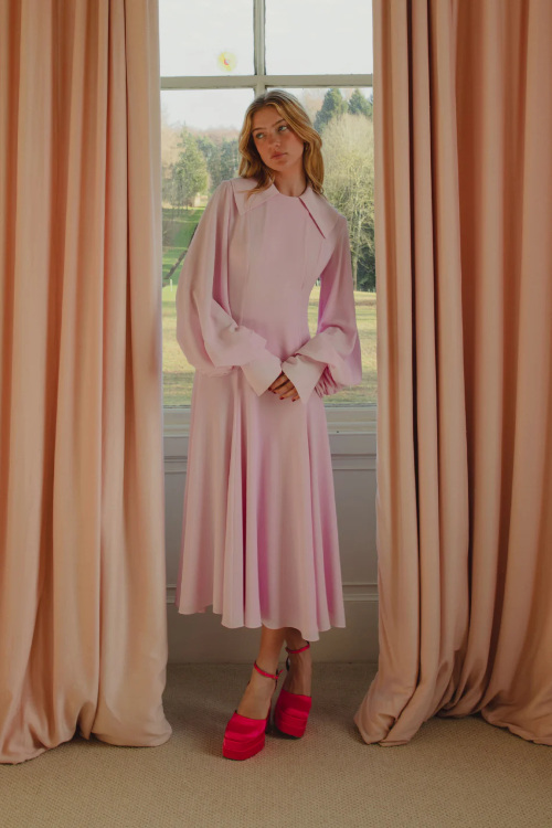 Woman in pink dress | what to wear to royal ascot