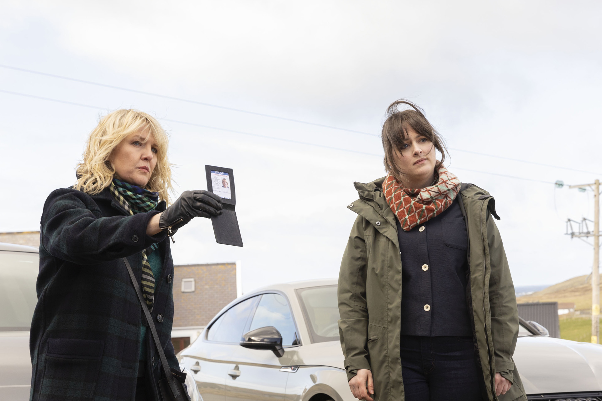 DI Ruth Calder (ASHLEY JENSEN) & DI ‘Tosh’ McIntosh (ALISON O’DONNELL) in Shetland